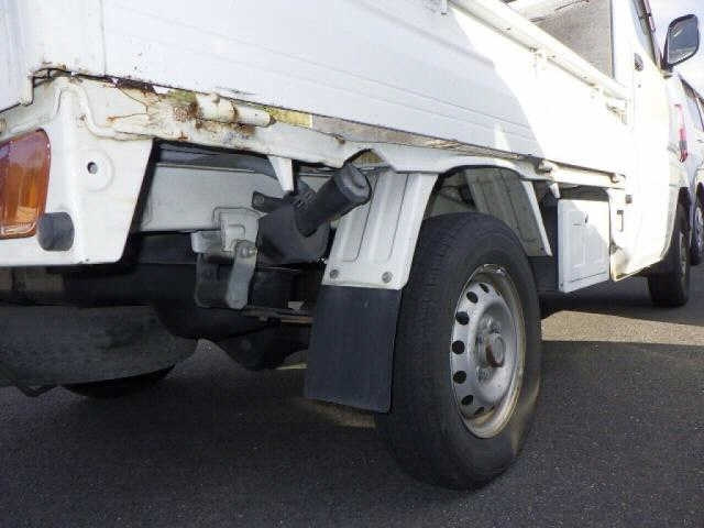 NISSAN CLIPPER TRUCK 2011