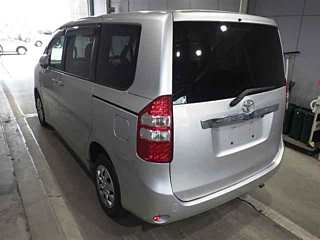 TOYOTA NOAH 2012