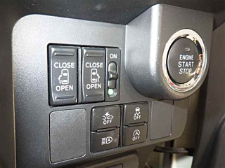 TOYOTA ROOMY 2019