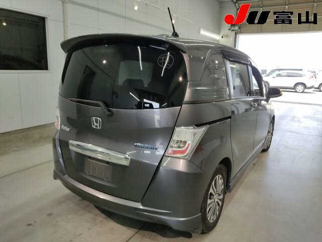 HONDA FREED 2013