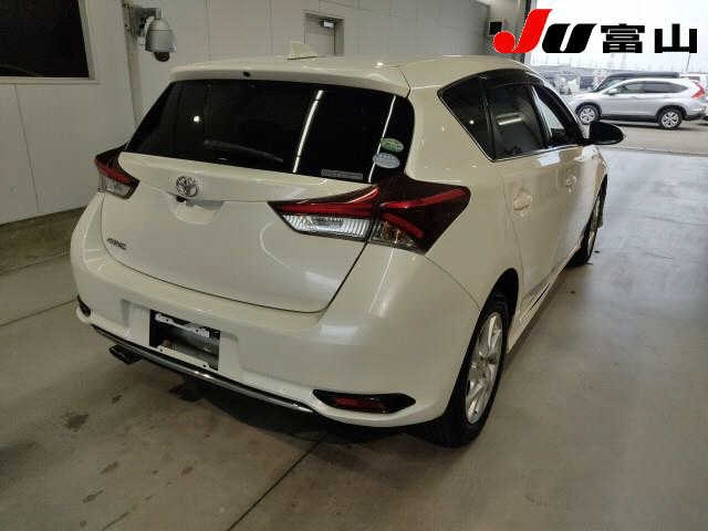 TOYOTA AURIS 2015
