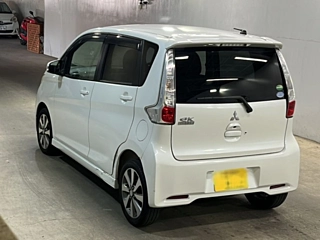 MITSUBISHI EK CUSTOM 2013