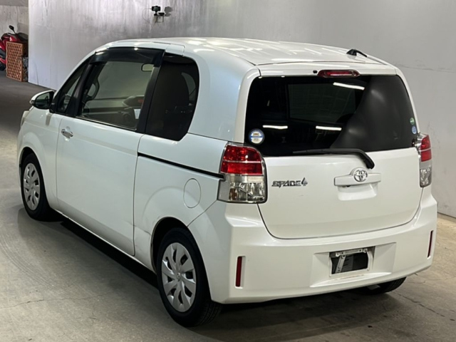 TOYOTA SPADE 2012