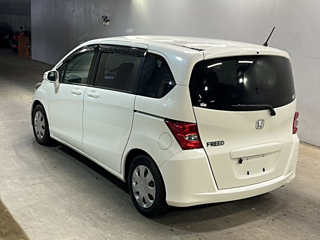 HONDA FREED 2010