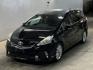 TOYOTA PRIUS ALPHA 2011