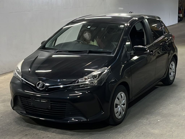 TOYOTA VITZ 2016