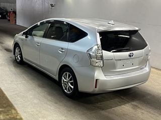 TOYOTA PRIUS ALPHA 2013