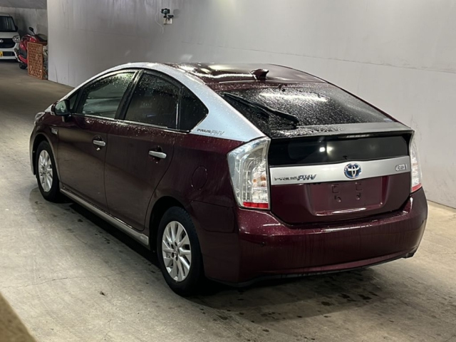 TOYOTA PRIUS PHV 2014