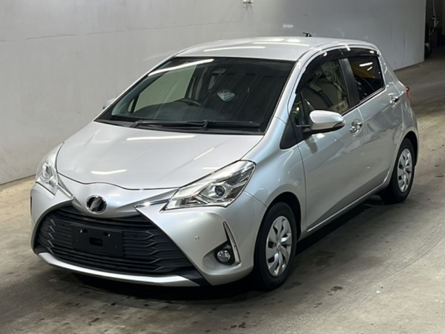 TOYOTA VITZ 2019