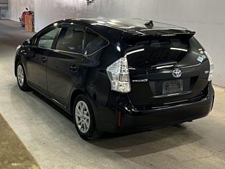 TOYOTA PRIUS ALPHA 2012