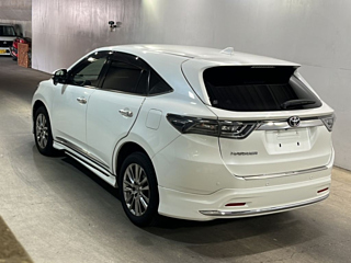 TOYOTA HARRIER 2017