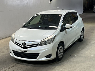 TOYOTA VITZ 2013