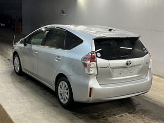 TOYOTA PRIUS ALPHA 2016