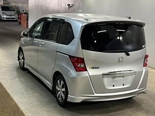 HONDA FREED 2010