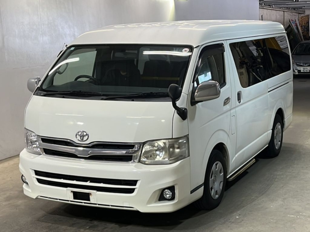 TOYOTA HIACE 2012