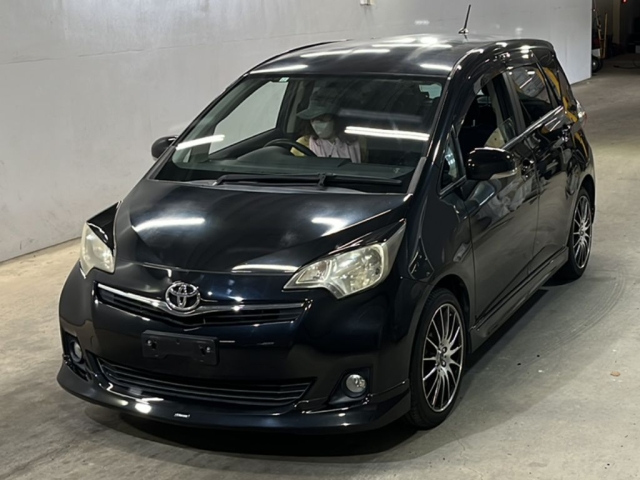 TOYOTA RACTIS 2011
