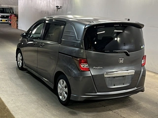 HONDA FREED 2011