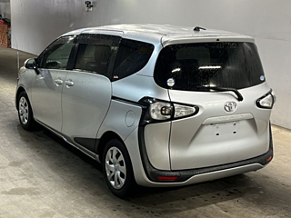 TOYOTA SIENTA 2016