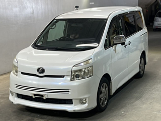 TOYOTA VOXY 2009