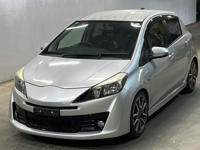 TOYOTA VITZ 2014