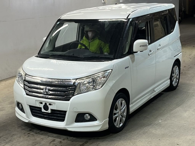 MITSUBISHI DELICA D2 2017
