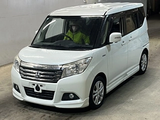MITSUBISHI DELICA D2 2017