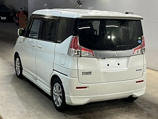 MITSUBISHI DELICA D2 2017