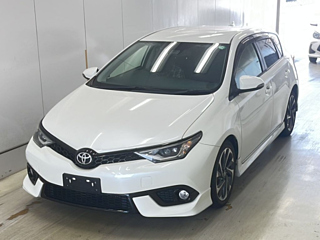 TOYOTA AURIS 2016