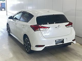TOYOTA AURIS 2016