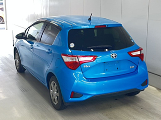 TOYOTA VITZ 2017