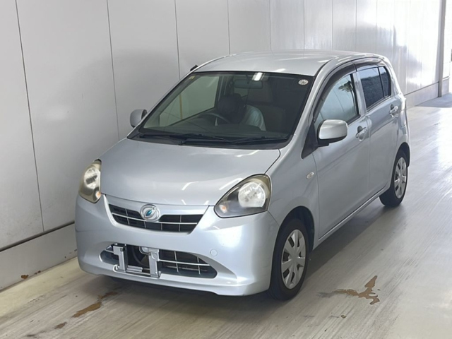 DAIHATSU MIRA E S 2012
