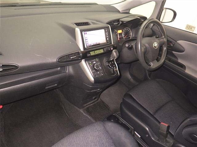TOYOTA WISH 2012