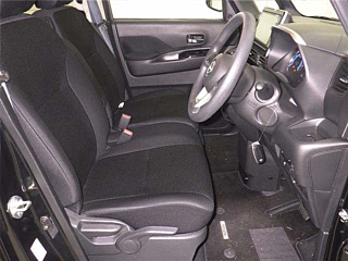 NISSAN ROOX 2023