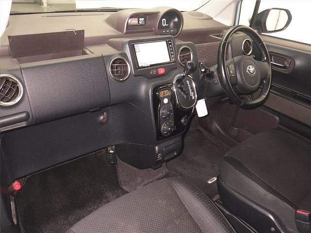 TOYOTA PORTE 2020