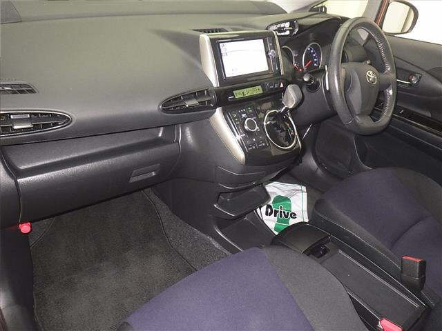 TOYOTA WISH 2013