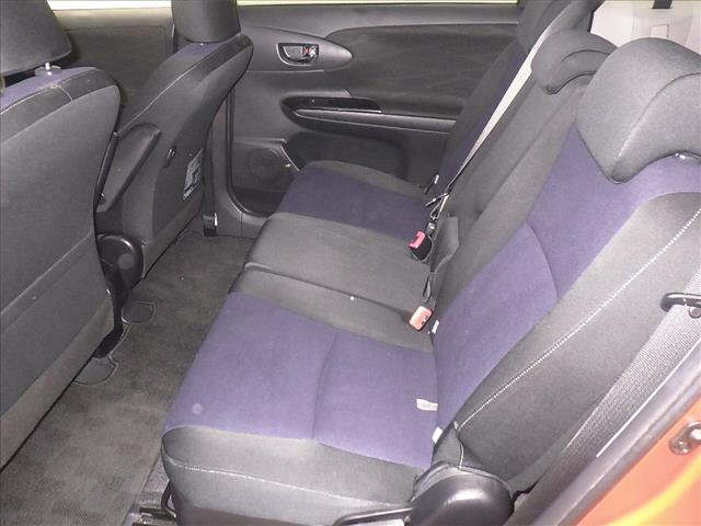 TOYOTA WISH 2013