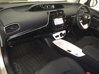 TOYOTA PRIUS 2016