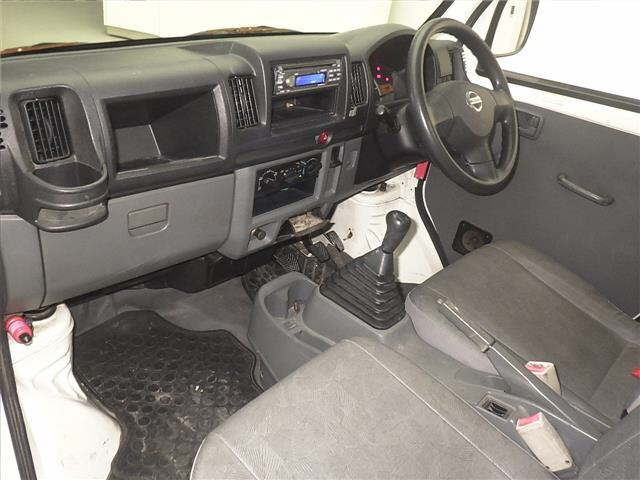NISSAN CLIPPER TRUCK 2010