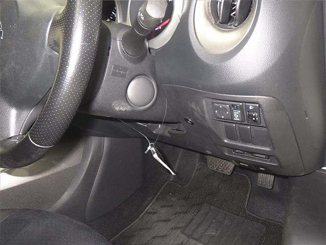 NISSAN JUKE 2012