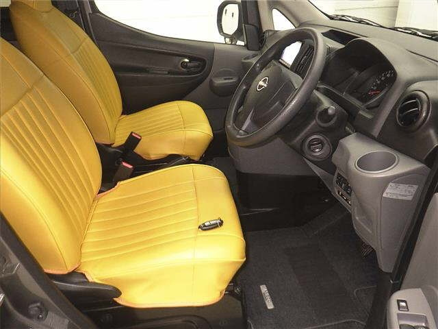 NISSAN NV200 2023
