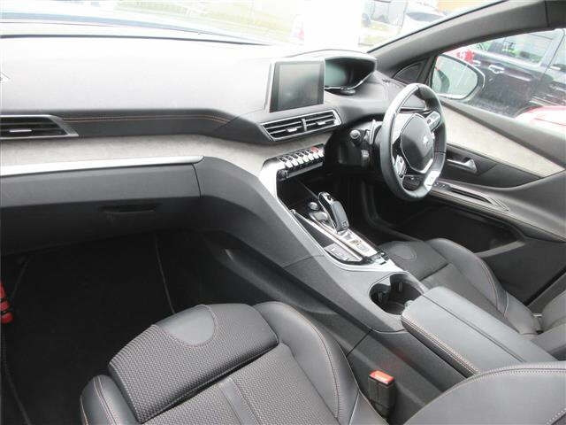 PEUGEOT 5008 2023