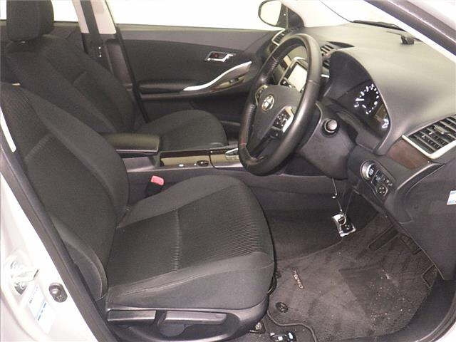 TOYOTA PREMIO 2020