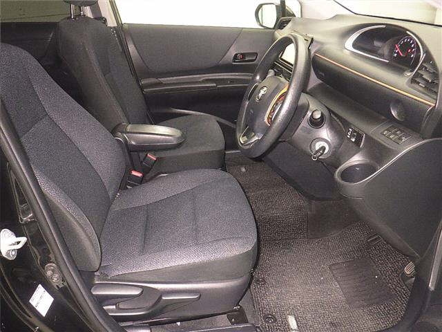 TOYOTA SIENTA 2017