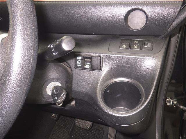 TOYOTA SIENTA 2017