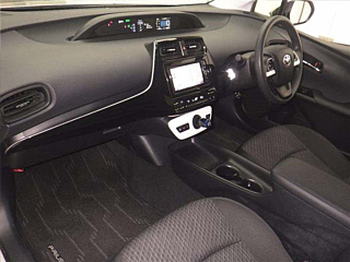 TOYOTA PRIUS 2018
