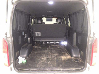 TOYOTA HIACE VAN 2020