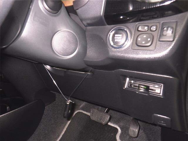 TOYOTA VITZ 2018