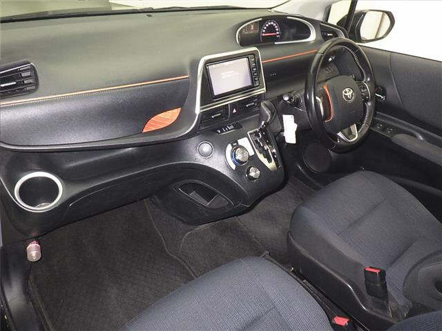 TOYOTA SIENTA 2016