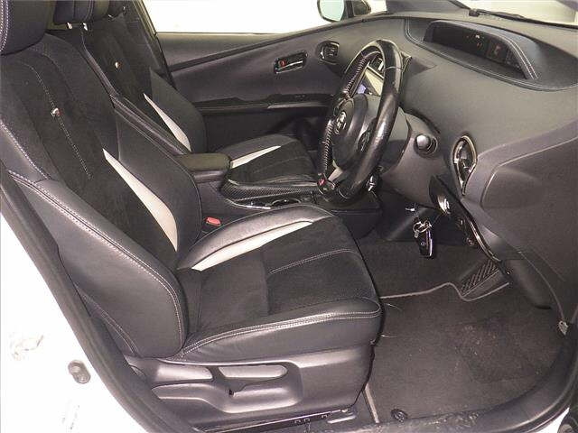 TOYOTA PRIUS PHV 2020
