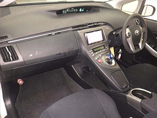 TOYOTA PRIUS 2013